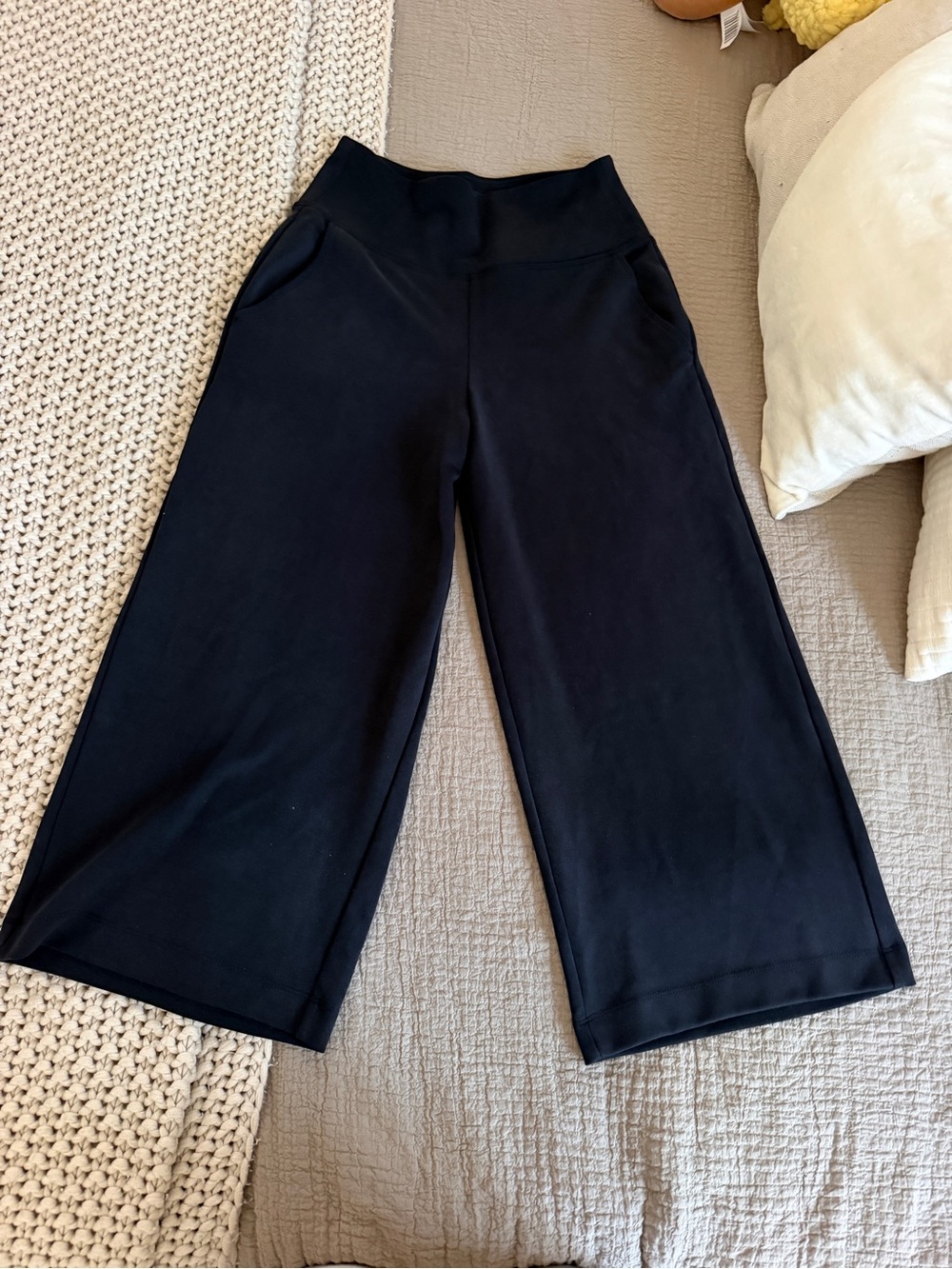 Athleta Wide Leg Cropped Pants - Picture 1 of 5